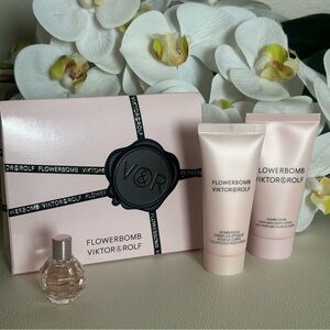 Viktor & Rolf Flowerbomb Perfume and Lotion Set in Pink